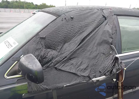 2000 Lincoln Town Car Executive из США, поврежденный, VIN 1LNHM81WXYY808762